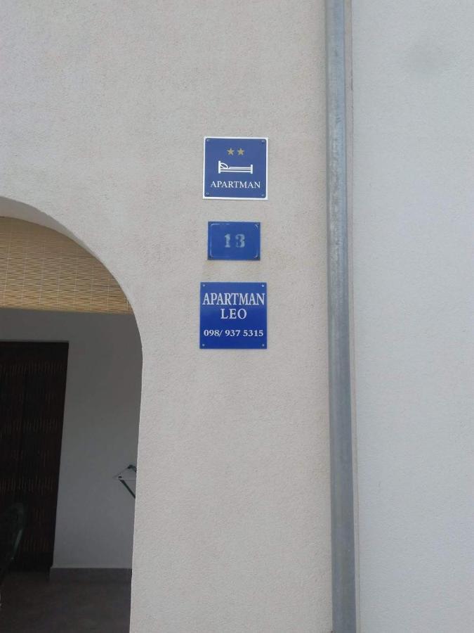 Ferienwohnung Leo Vir Exterior foto