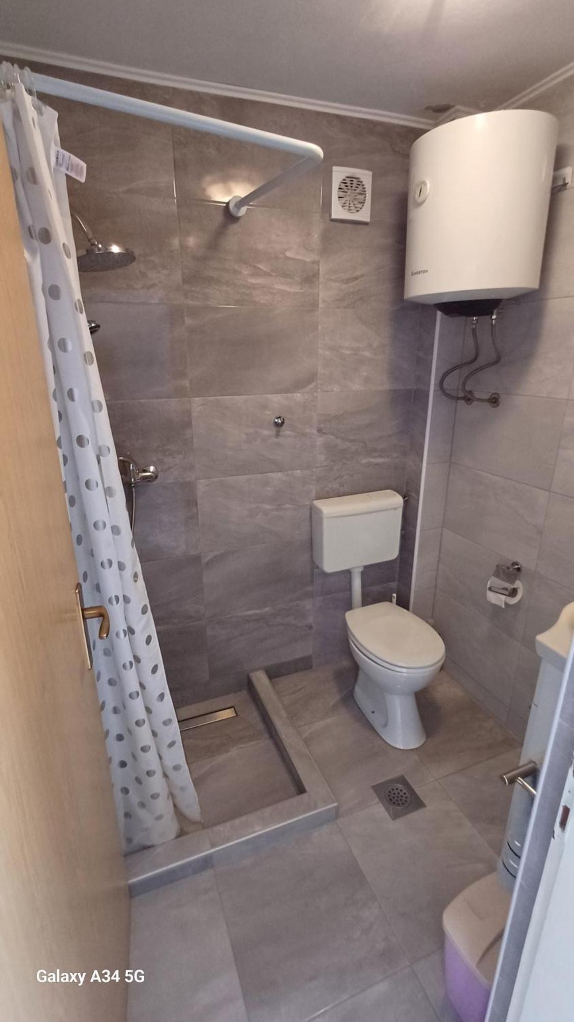 Ferienwohnung Leo Vir Exterior foto