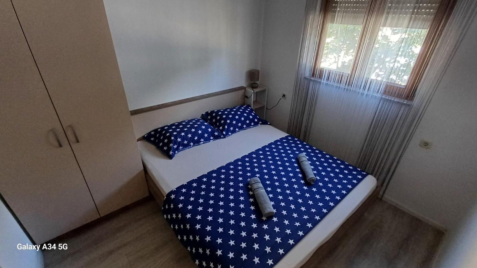 Ferienwohnung Leo Vir Exterior foto